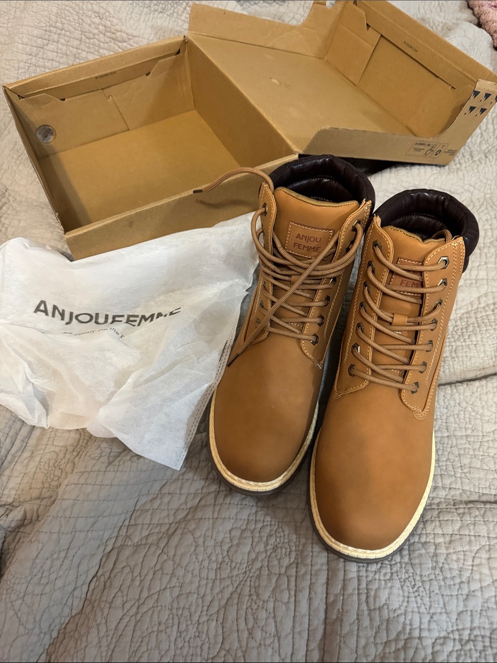 Men’s Tan Lace-Up Work Boots